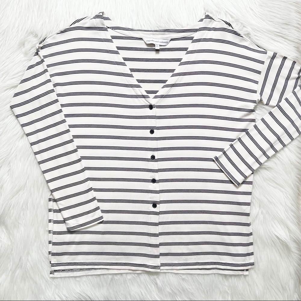 Cupcakes and Cashmere Black White Striped Split Hem Long Sleeve Buttondown Top - Picture 9 of 11